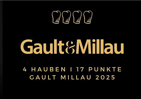 Gault&Millau 2025 Auszeichnung mit 4 Hauben und 17 Punkten in Gold auf schwarzem Hintergrund